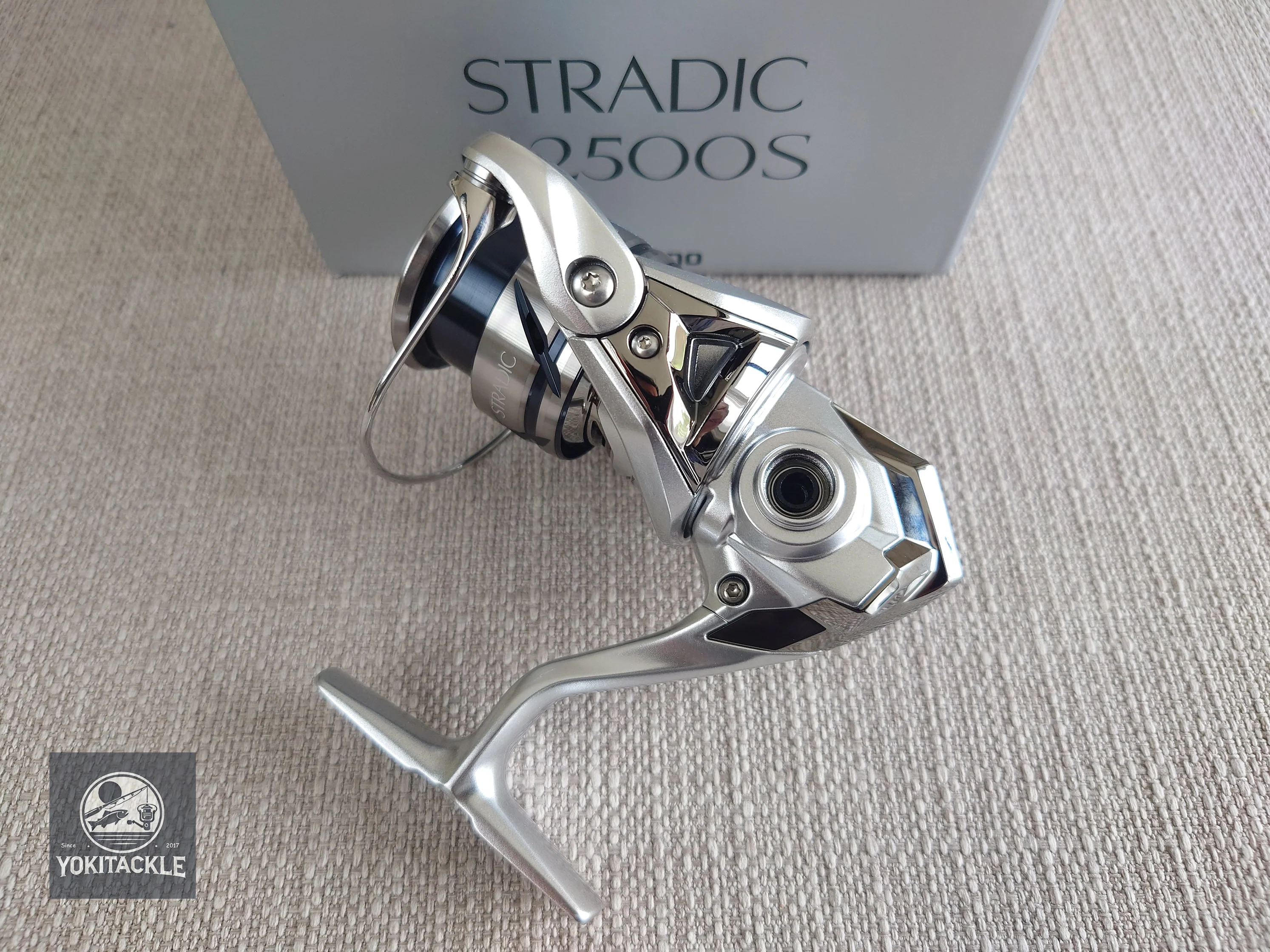 Brand New Shimano 2023 STRADIC C2500S Spinning Reel - Image 8