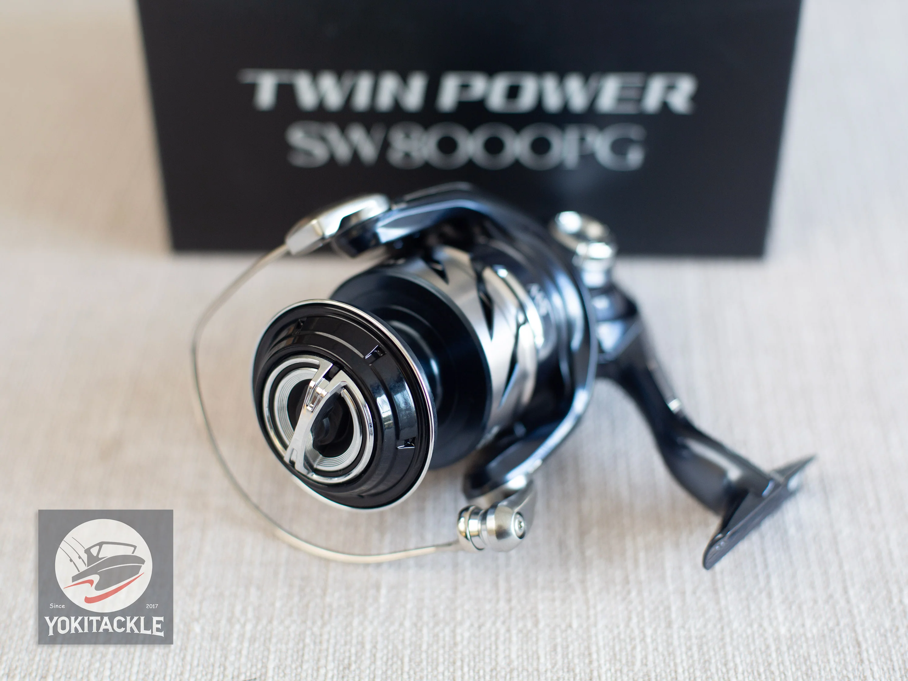 Brand New Shimano 21 TWIN POWER SW 8000PG Spinning Reel - Image 4