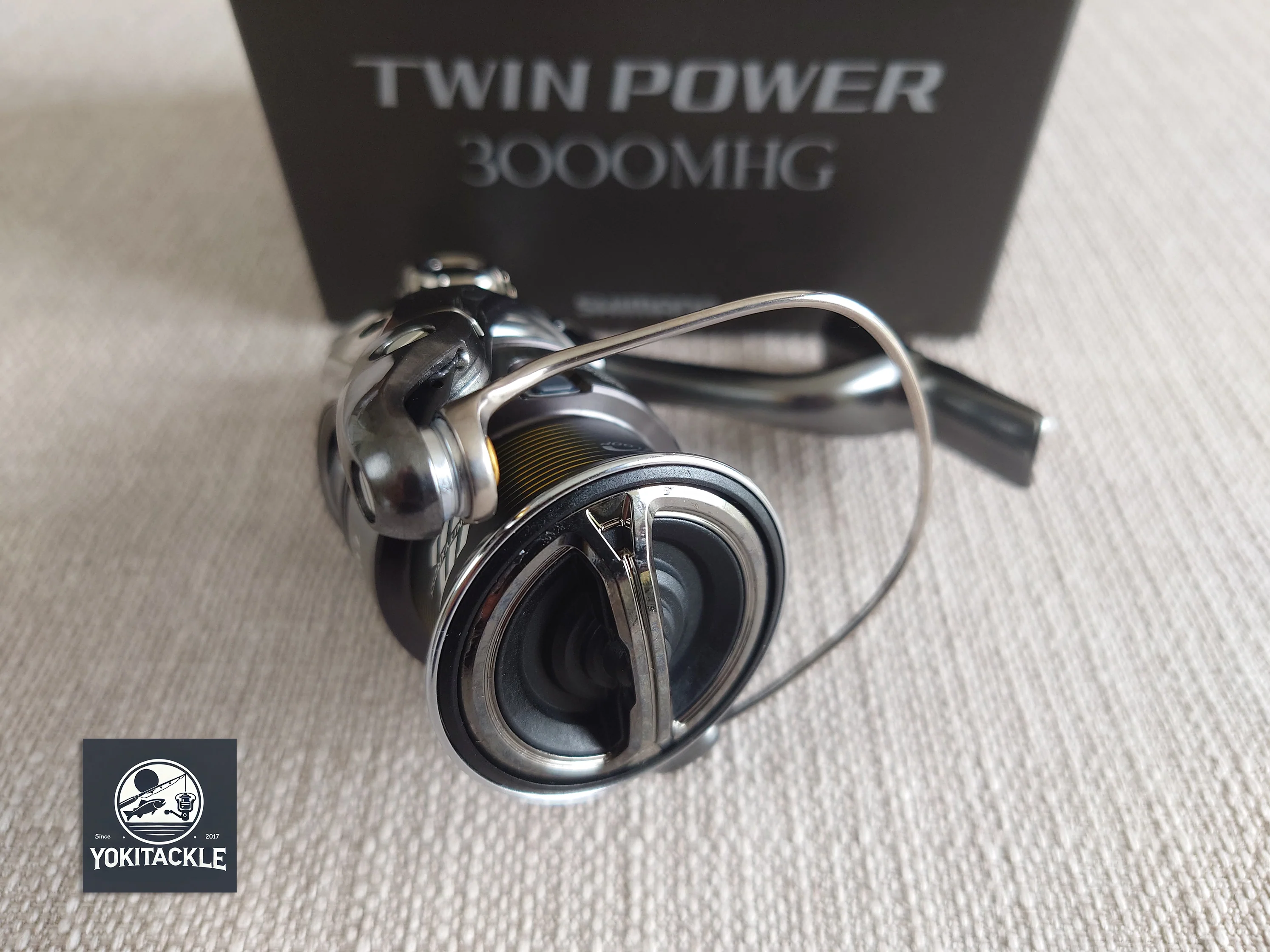 Brand New Shimano 24 Twin Power 3000MHG Spinning Fishing Reel - Image 2
