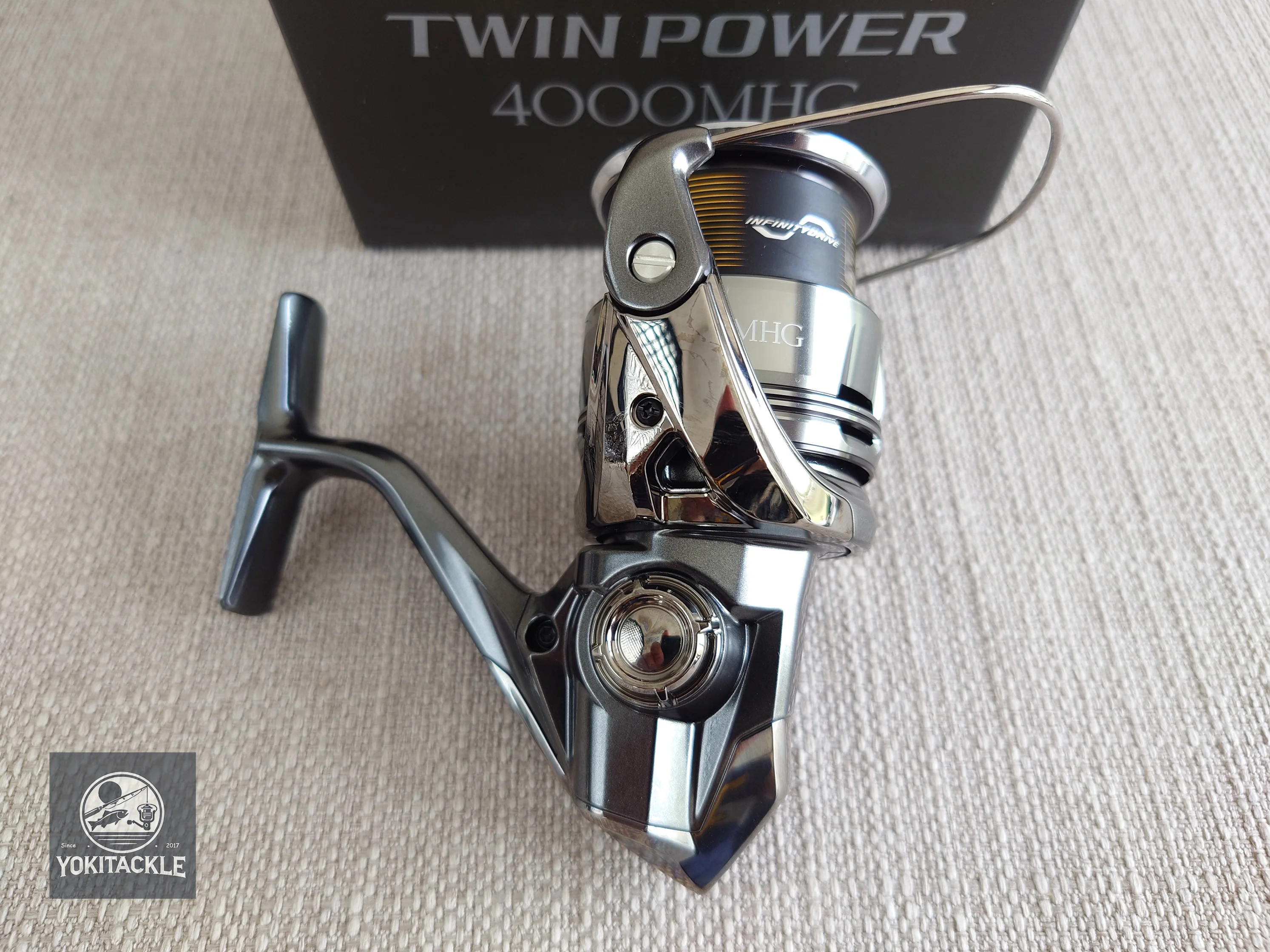 Brand New Shimano 24 Twin Power 4000MHG Spinning Fishing Reel - Image 6